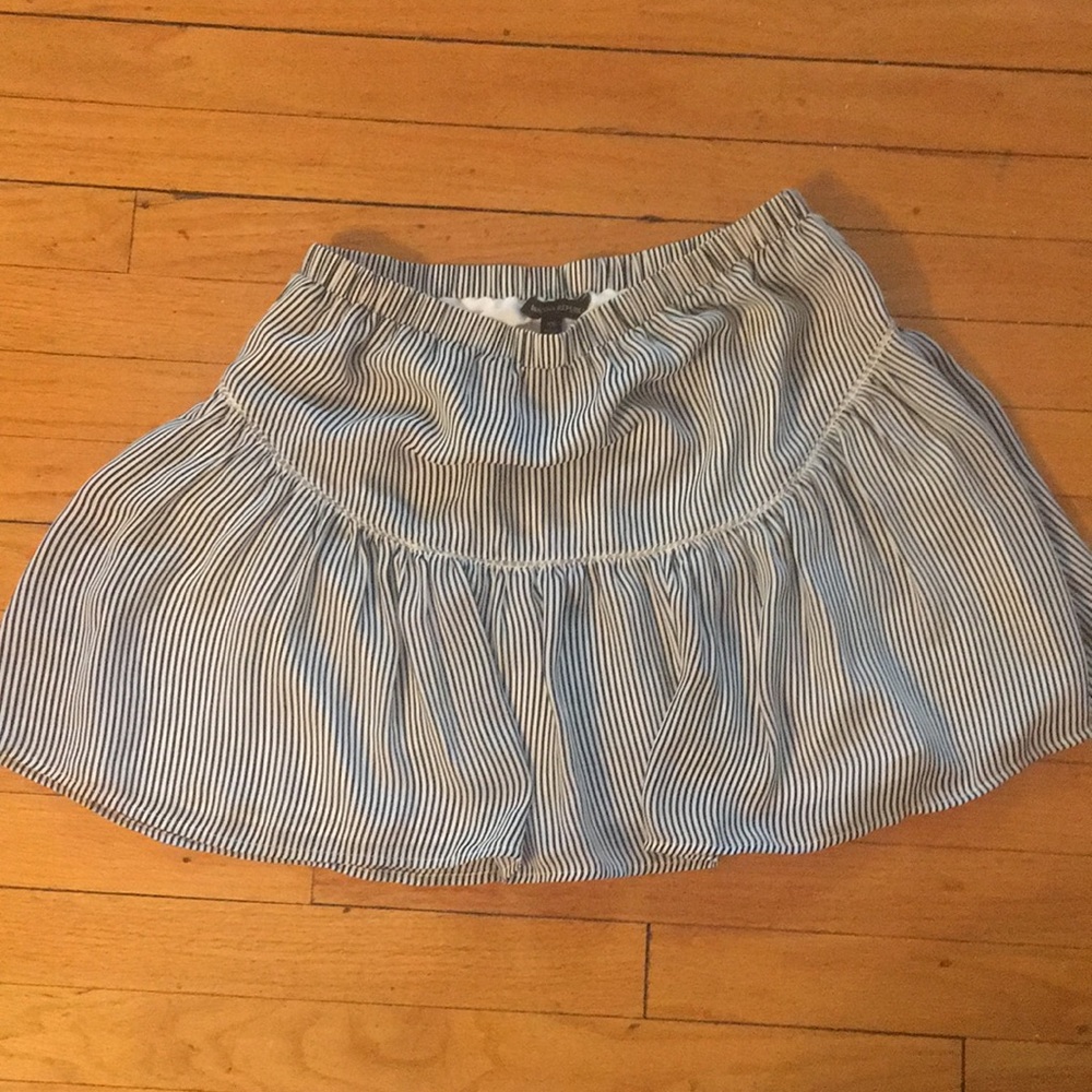 Banana republic, never been worn, elastic waist